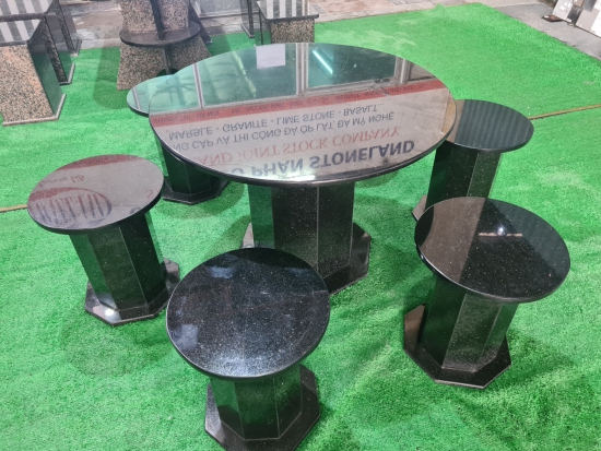 Bàn ghế đá hoa cương